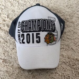 Reebok White and Black 2015 Stanley Cup Blackhawks Champions Cap